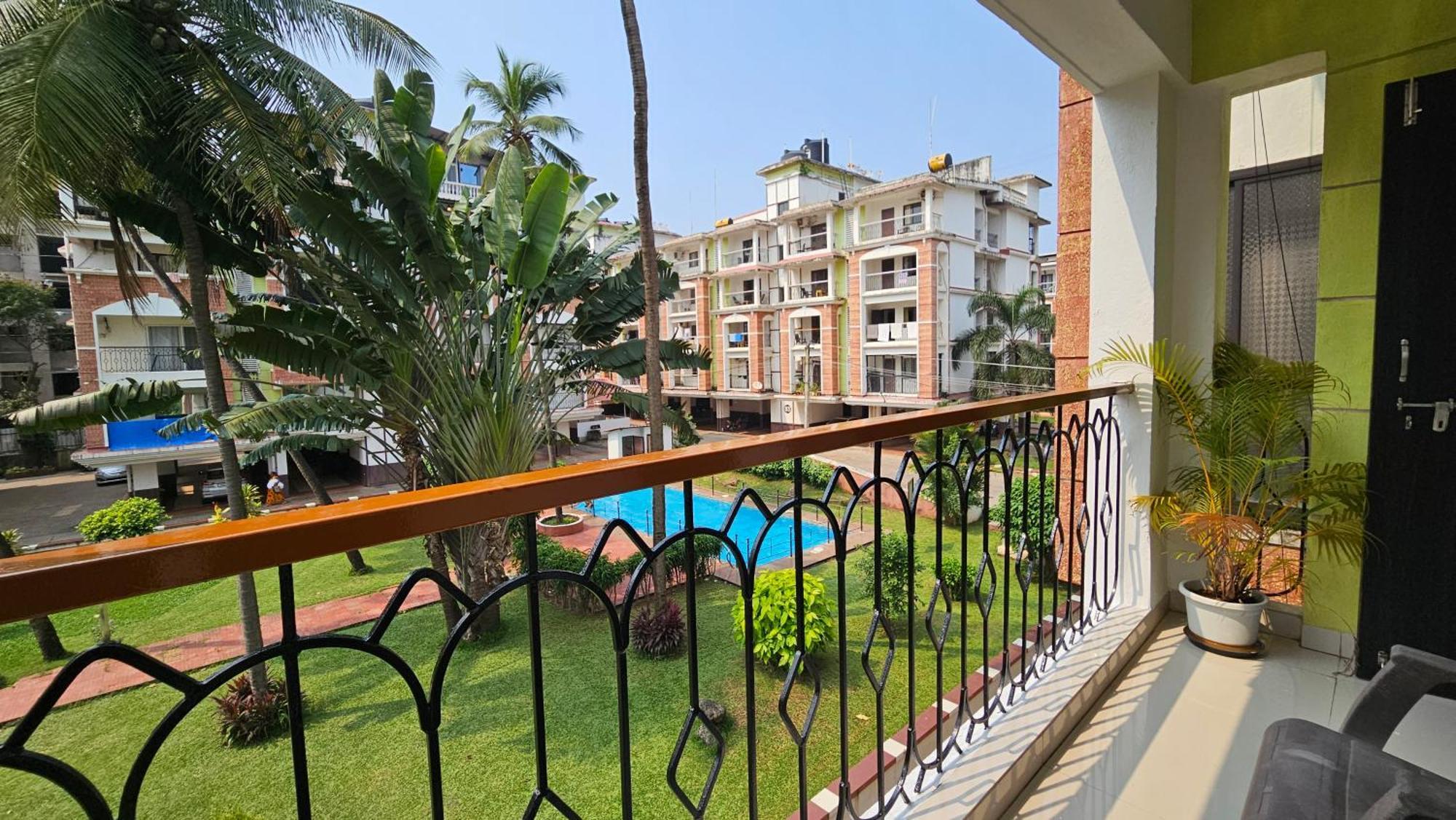 Amazing Pool View Candolim Goa 2Bhk Apartment Zewnętrze zdjęcie